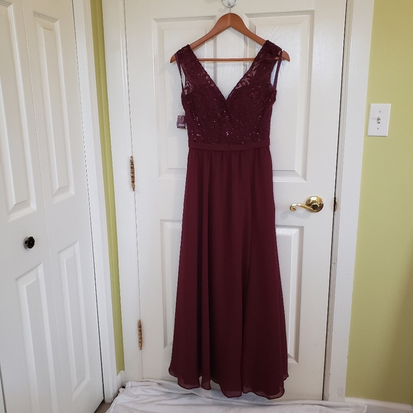 Burgundy Chiffon Beaded Slit Leg V-Neck Gown Dress - Picture 3 of 16
